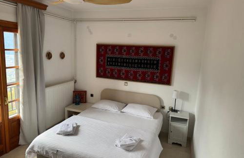 Το σπίτι της πλατείας - Photo 18