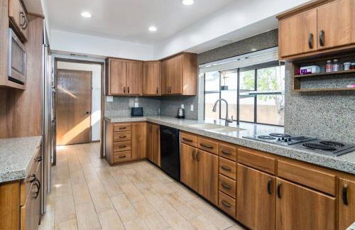 4 Bedroom house large pool & spa in prime location - Foto 11