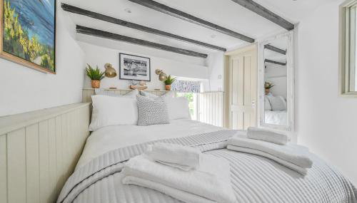 Luxury Couple's Getaway with River Views and Parking - Foto 3, towels