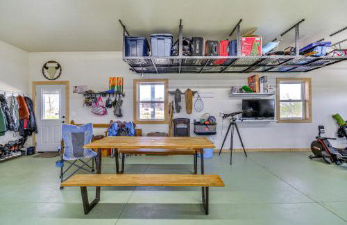 Clark Riverfront Retreat with Fire Pit and Views! - Foto 17