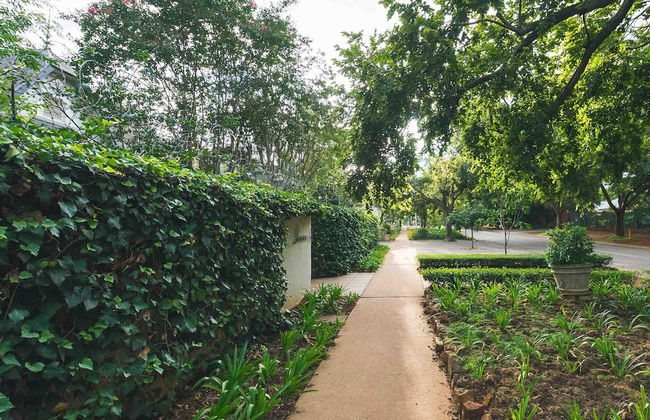 Lovely Guesthouse in Pretoria Welcoming you on a Spacious Room With Breakfast - Foto 29