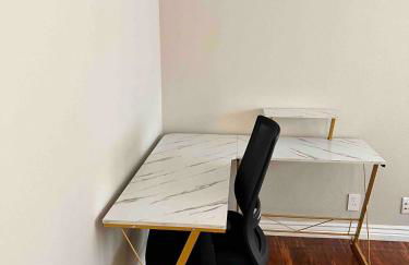 Spacious 5BR San Jose Home w Parking & Backyard - Foto 16