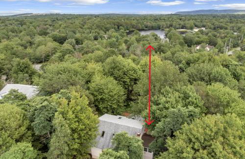 Stunning! Pocono Escape! HotTub Sauna Pool Ski Pet-Friendly Firepit Game Room Fireplace BBQ Lakes Tennis Fishing - Foto 71