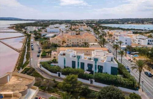 LUXURY House with Stunning Sea Views - Ses Salines - Foto 27