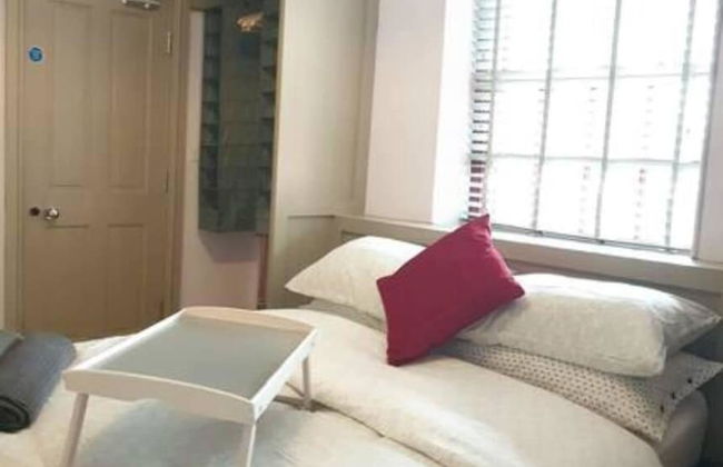 1700s Canalside Cottage Sleeps up to 12 Guests - Foto 8