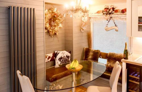 Mistletoe One Luxury Lodge with Hot Tub Windermere - Photo 50