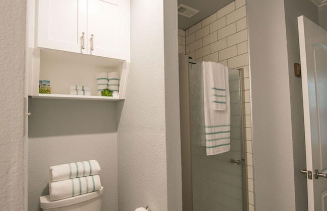 Walk to the Silos 3 Bed 1960 s Bungalow Near Baylor - Foto 47