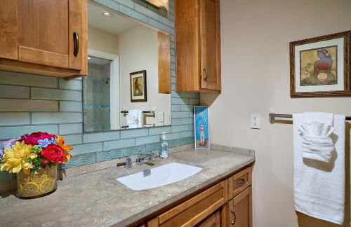 Coastal Luxury with Panoramic Ocean View - Foto 14