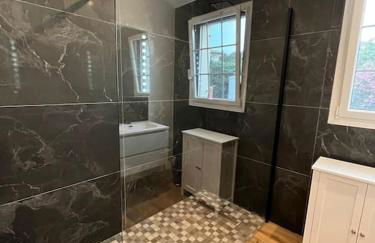 Villa Les Folies - magnifique jardin avec piscine - Foto 4