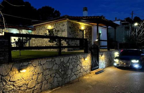 Aelia Cottage House - Photo 3