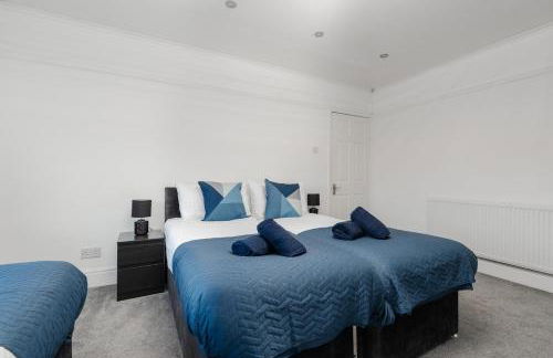 Spacious 3BR Sleeps 8 Ideal for Contractors or Large groups - Foto 13