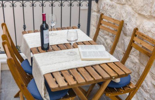 Luxury Apt Petra in 400 year old stone house 4+2 - Photo 56