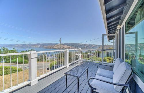Charming Hilltop Home with Picture-Perfect View - Foto 21