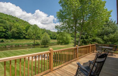 Cozy Cabin Right on the New River in Todd - Easy River Access - Fire Pit - Photo 4