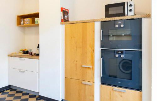 Charaktervolle 122qm Altbau-Ferienwohnung mit Stuck, viel Platz für Familien & Gruppen bis zu 8 Personen, Parkplatz inklusive - Photo 26