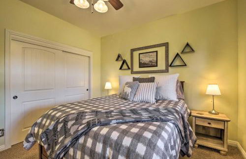 Sugar Bear Lodge with Game Room - 5 Mi to Village! - Foto 20