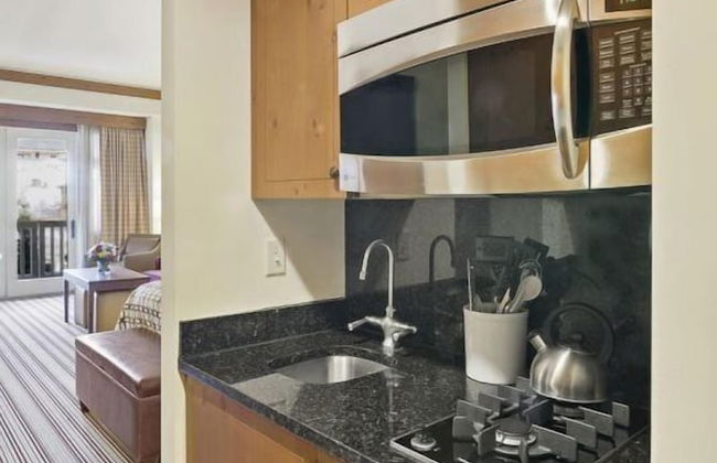 1230 Studio at The Lodge at Spruce Peak - Photo 3