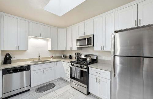 3BR Modern Chula Vista Home with Hot Tub and Game Room - Foto 9