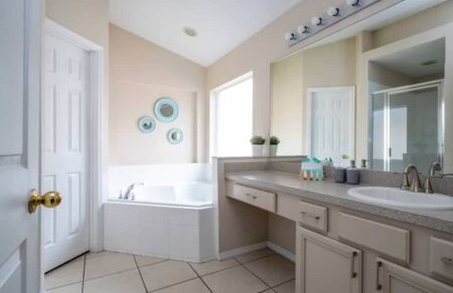 Amazing 5 BR w Game Room Minutes From Disney - Foto 37