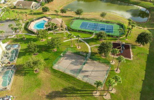 Disney-Close Lakefront Renovated 4BR Pool - Foto 53