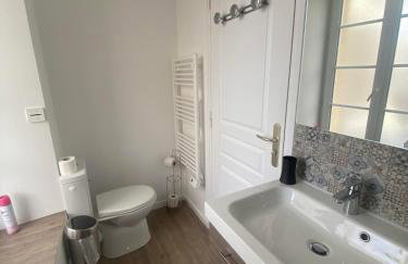 La vie est belle - centre d'Arromanches, terrasse - Foto 6