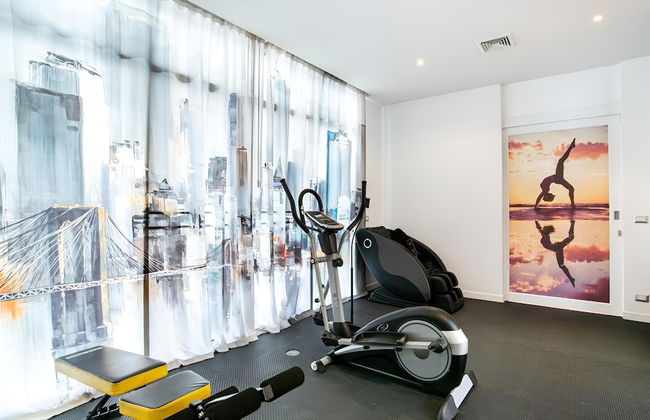 Benviar Tonson Residence - Photo 48