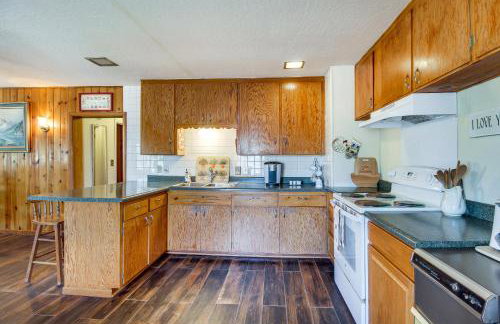 Furnished Porch and Gas Grill Lakeside Cottage Stay - Foto 8