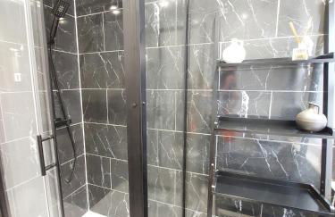 Elegant 2 bedroom Flat in Dartford - Kent - Photo 28