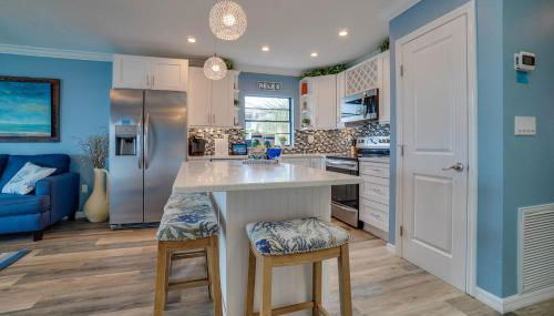 Perfect Beach Getaway with Bay Views & Boat Dock & Trailer Parking - Foto 5