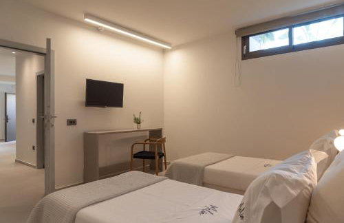 Amalthia Villa, Heated Pool & Walk to the Beach, By ThinkVilla - Photo 52