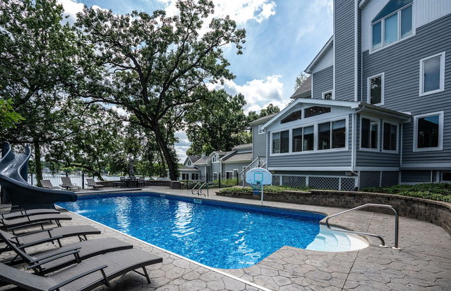 Island Getaway on Delavan Lake - Photo 32