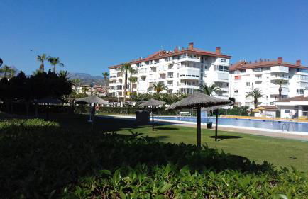 Apartamentos Laguna Beach - Photo 11