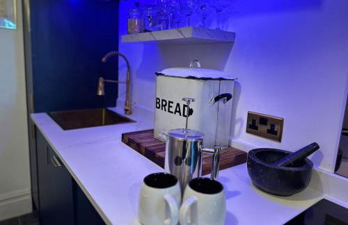 Bay escape beach apartment steps from the sea - Foto 23