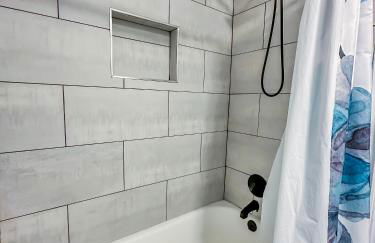 Peaceful Lydia Hide-O-Way - New Pool & Near Beach, Breakfast, Spa & Go-Karts! - Foto 45