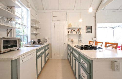 Cozy Stockbridge Cabin - Walk to Beach and Lake! - Foto 2