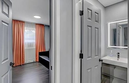 Peaceful Pocono Home with Hot Tub, gym, & office - Foto 5