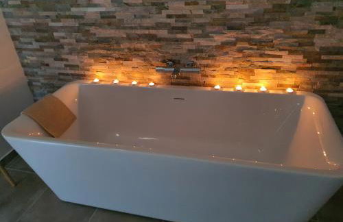 "Le Petit Paradis" au Centre Ville d'Oyonnax - Foto 34