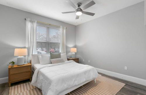 Canopy Couplet - 2 Upscale Condos by Main St - Foto 27