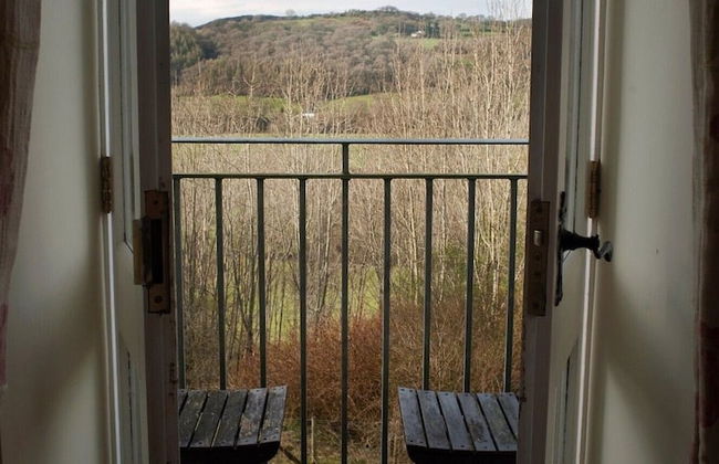 Bryn Melyn Farm Cottages- 5 Luxury Cottages In A Stunning Setting with Wood Fired Hot Tub - Photo 21