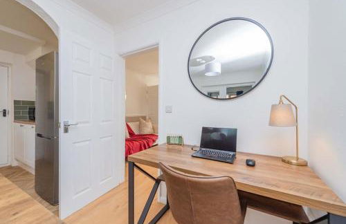 Newport - Sleeps 8 - Private Parking - Foto 7