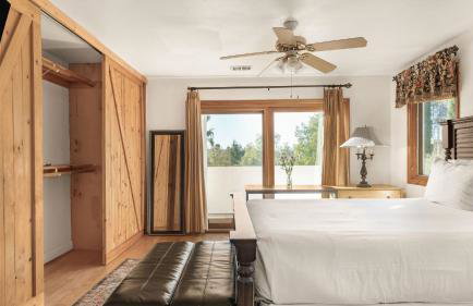 Resort-Style Estate w Pool Game Room Tennis Court Near Wineries The Tennis Ranch by AvantStay - Foto 36