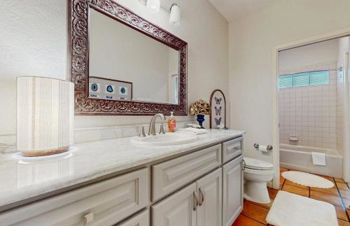 Spacious Beautiful Home with Full Kitchen, Balcony and Patio, Next to Golf Course - Foto 18