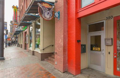 Spacious Penthouse ON the Broadway Strip - Foto 20