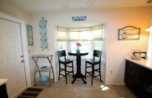 Tropical Beach House- 100 Steps to the Gulf! - Foto 18