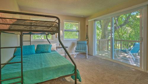 Lake House with Hot Tub - 1 Mi to Surf n Slide - Foto 3