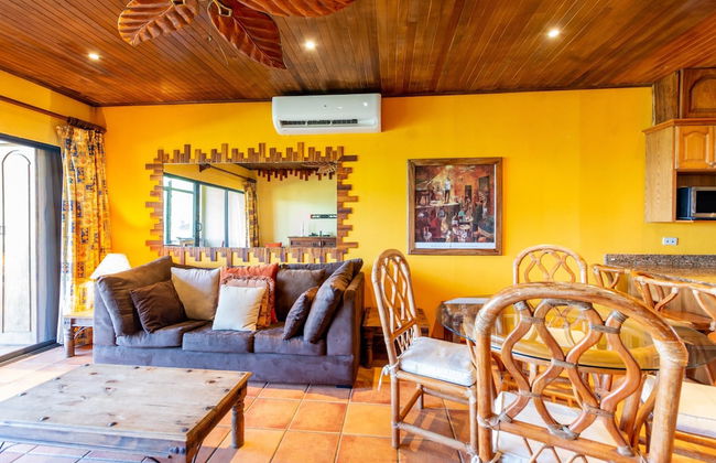 Beachfront Condo with Warm, Rustic Interiors & Direct Access to Playa Flamingo - Photo 12