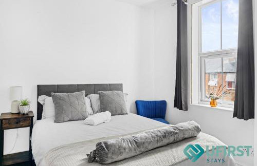 Bright 4 BR Home - Forest Fields - City Centre - Free Parking - WiFi - Close to Forest Rec - Sleeps 8 - Foto 15