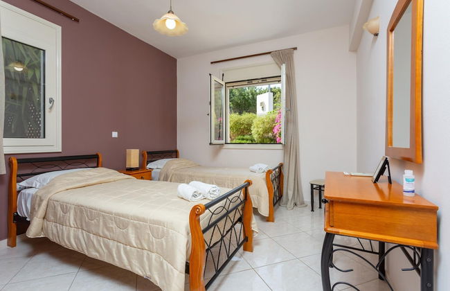 Villa Georgia Large Private Pool Walk to Beach A C Wifi Car Not Required - 1976 - Foto 27