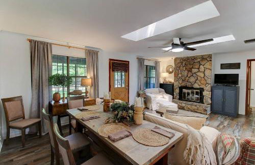 Lakefront Emerald Point wfirepit & kayaks - Foto 2