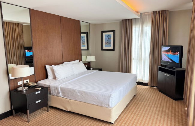 The Narathiwas Hotel & Residence Sathorn Bangkok - Photo 16